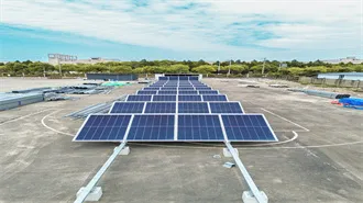 What voltage material is the photovoltaic panel made of 