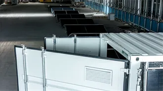 Does a single solar panel have voltage 