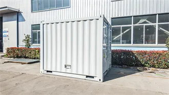 Electricity safety of solar-powered communication cabinets