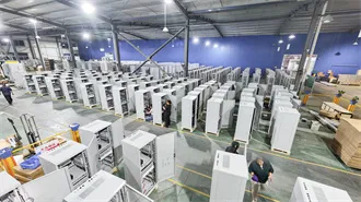 What are the energy storage center management systems 